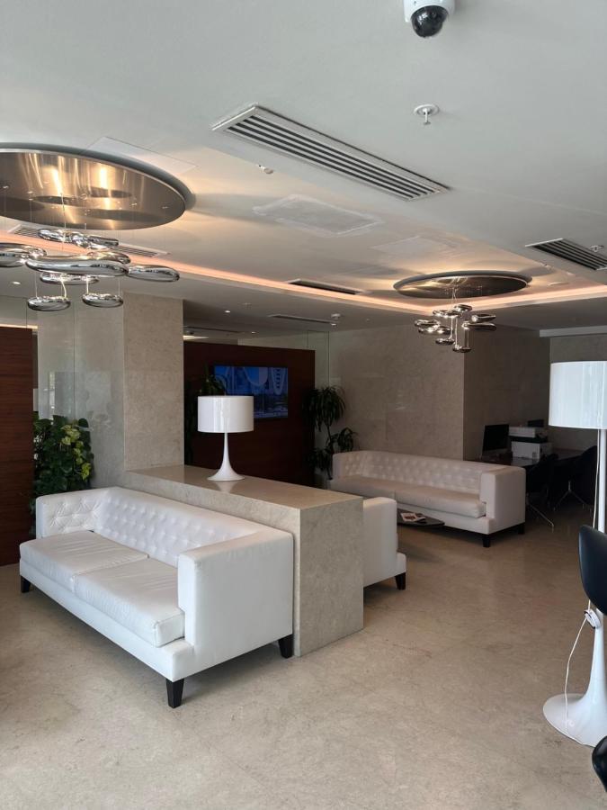 Alliance Palace Aparthotel By Marriott Batoemi Buitenkant foto