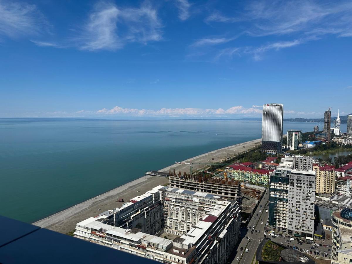 Alliance Palace Aparthotel By Marriott Batoemi Buitenkant foto